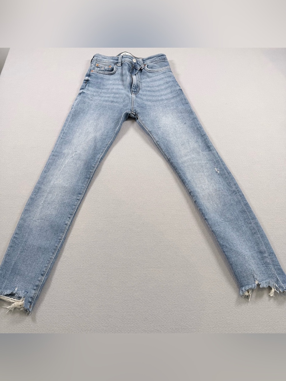 Zara Distressed Straight Leg Jeans Light Wash Raw Hem Women's Size 6
